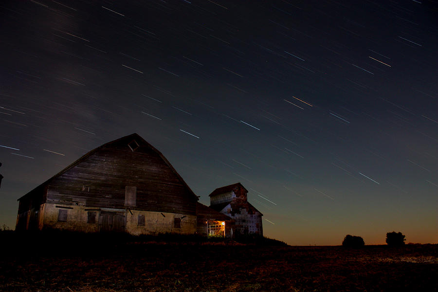 Star streek barn Photograph by David Matthews