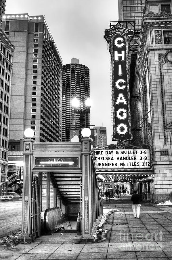 State Street in Chicago Photograph by Twenty Two North Photography ...