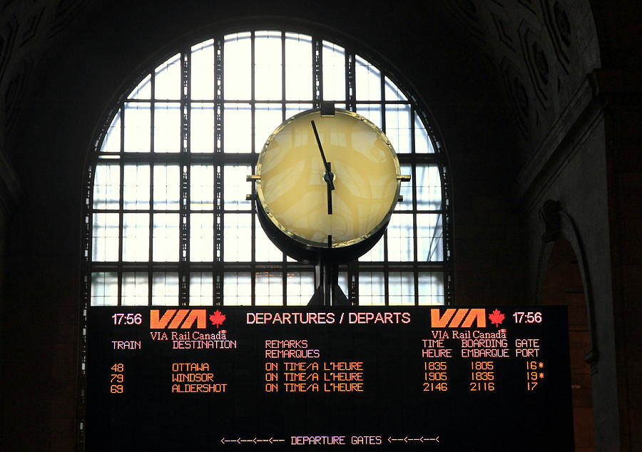Transportation Photograph - Station Clock by Valentino Visentini