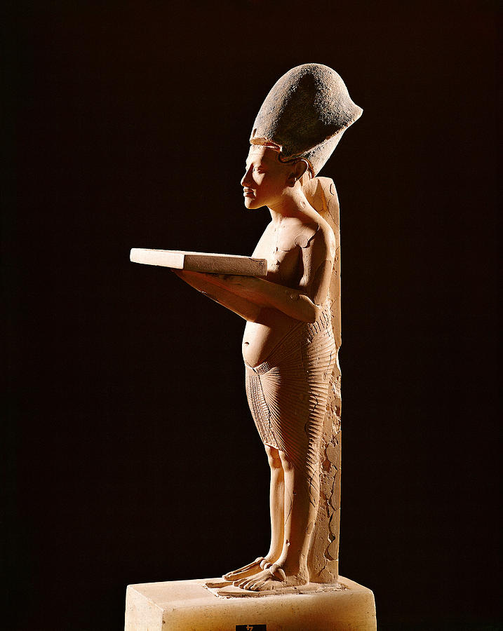 Statue Of Akhenaton Photograph by Brian Brake