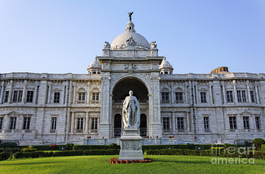 Statue Of Lord Curzon In Front Of The Victoria Memorial In Calcutta   Statue Of Lord Curzon In Front Of The Victoria Memorial In Calcutta India Robert Preston 