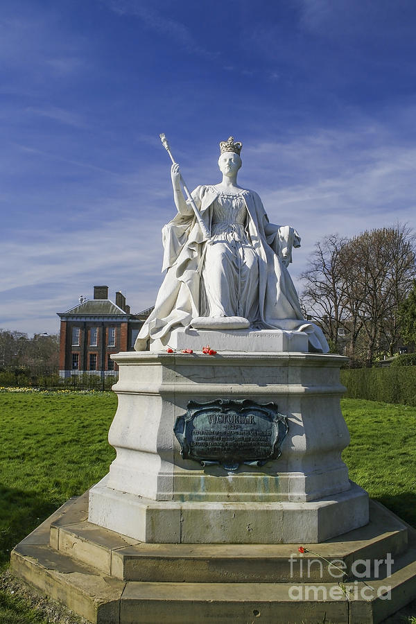 Statue of Queen Victoria in 1837 Photograph by Patricia Hofmeester