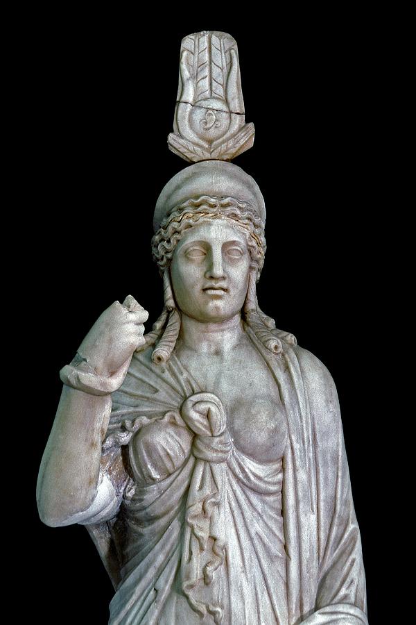 Isis Photograph - Statue Of The Goddess Isis by Patrick Landmann/science Photo Library