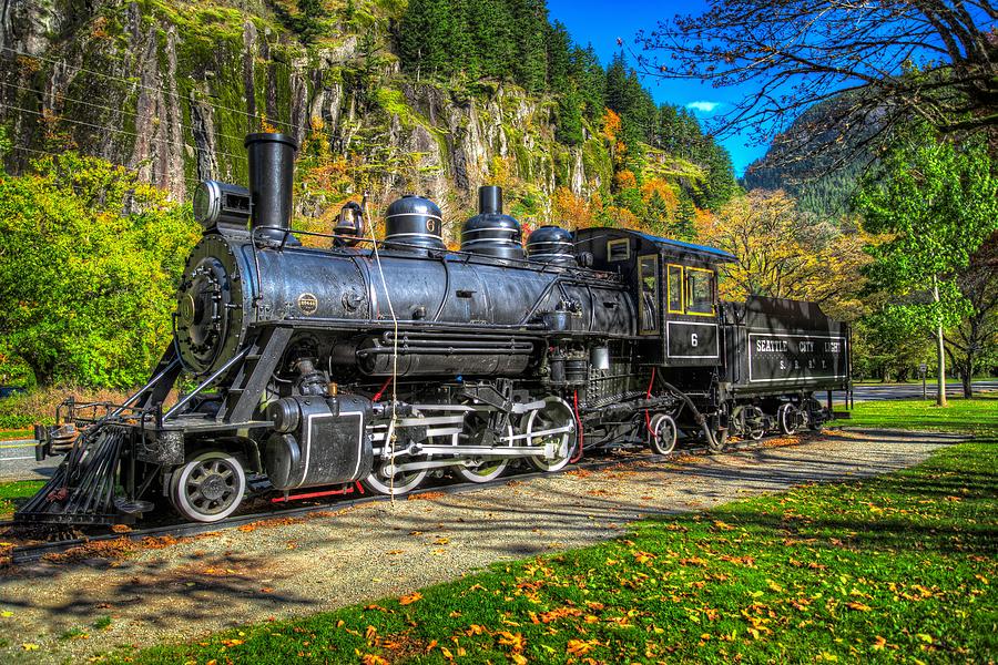 Steaming Through Fall Photograph by Spencer McDonald