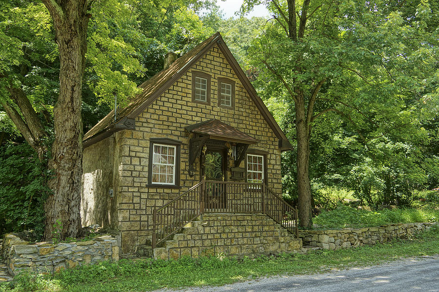 Stone Cottage in Elsah IL Photograph by Greg Kluempers