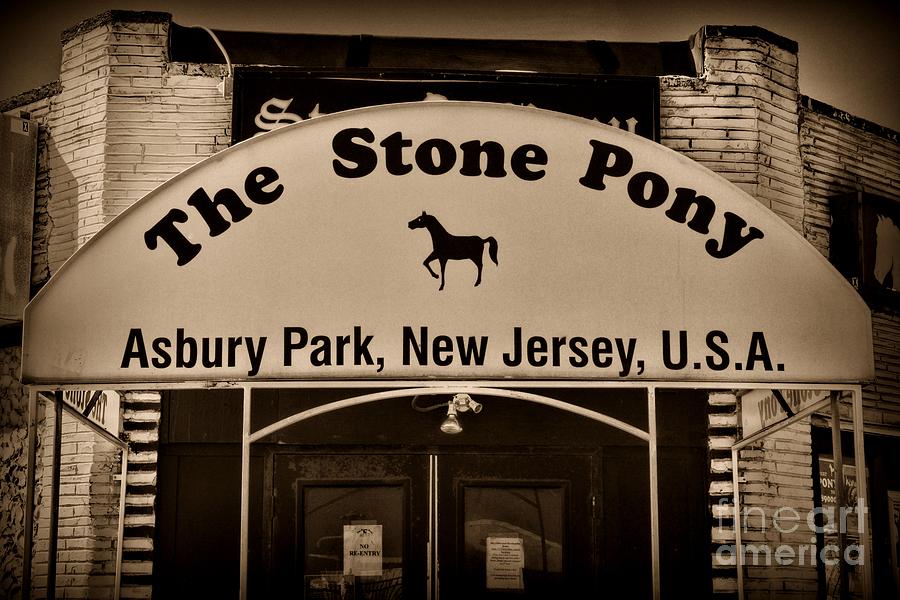 Bruce Springsteen Photograph - Stone Pony Enter Here by Paul Ward