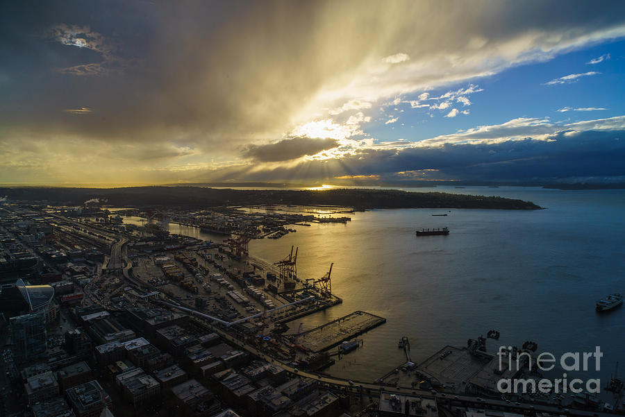 Seattle Photograph - Stormy Night Sunstar by Mike Reid