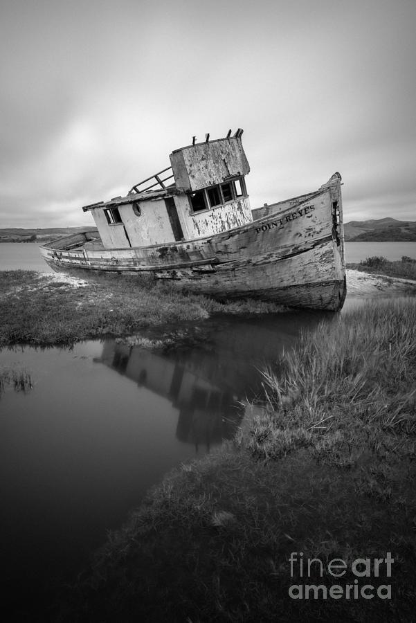 Black And White Photograph - Stranded by Alexander Kunz