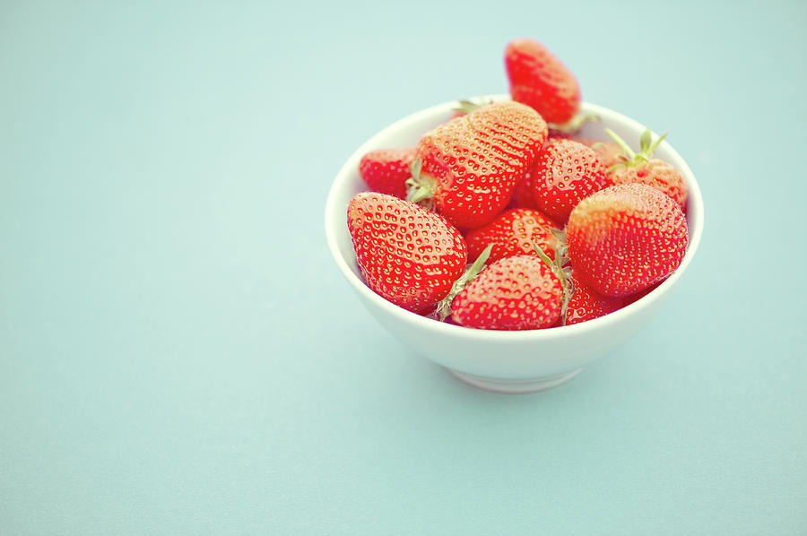 Strawberries In Small Bowl Photograph by Elisabeth Schmitt