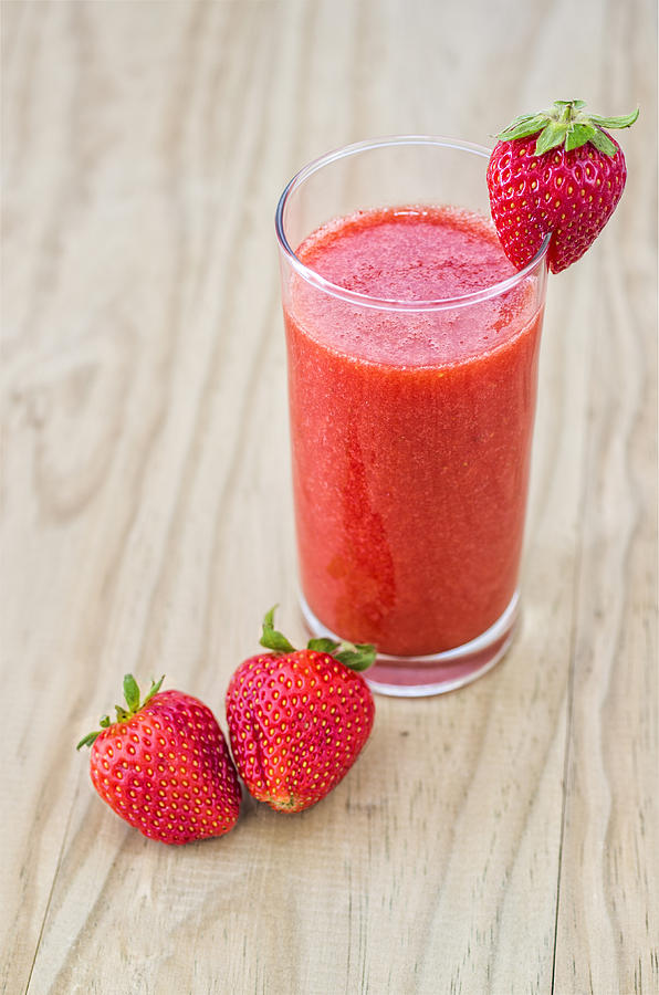 Strawberry juice Photograph by Paulo Goncalves
