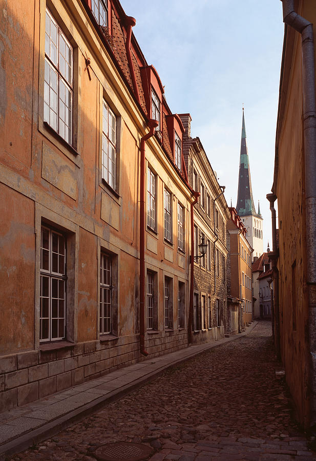 Street Scene in Old Town Talliin Photograph by Cliff Wassmann