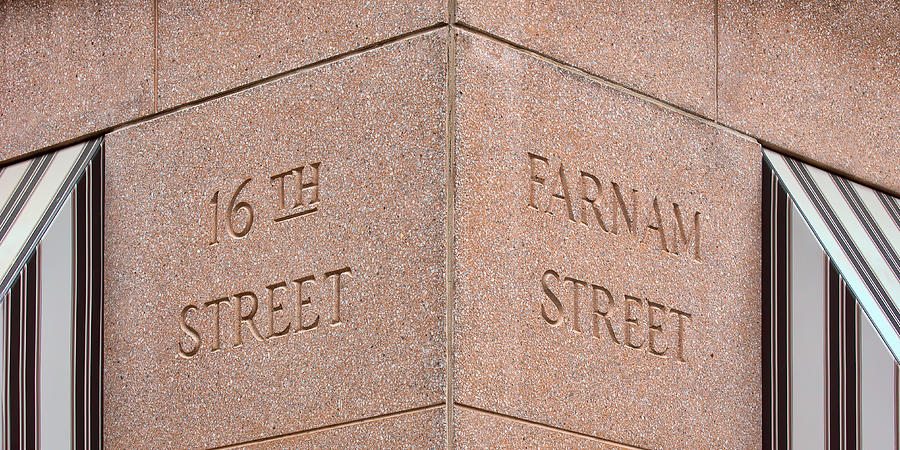 Street Sign - 16th and Farnam - Omaha Photograph by Nikolyn McDonald