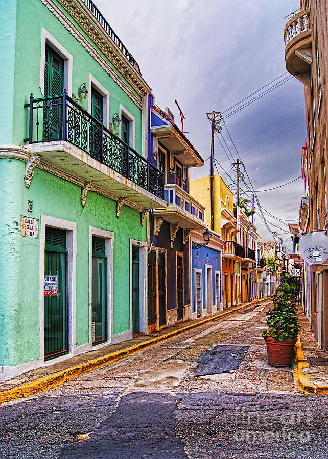Streets of Old San Juan Photograph by Olga Hamilton
