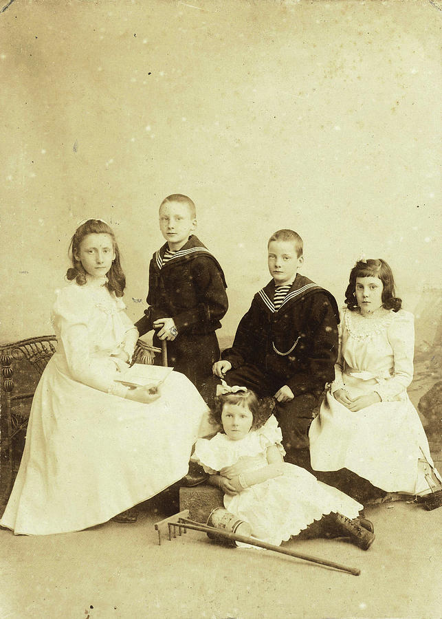 Studio Portrait Of Five Children Vermeulen Drawing By Artokoloro - Fine 