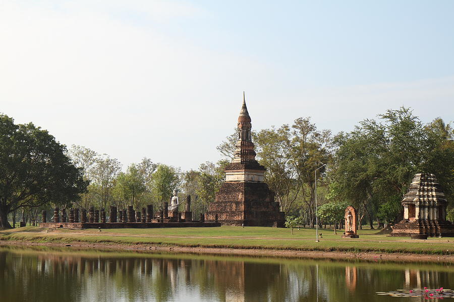 Sukhothai Historical Park - Sukhothai Thailand - 011363 Photograph by DC Photographer