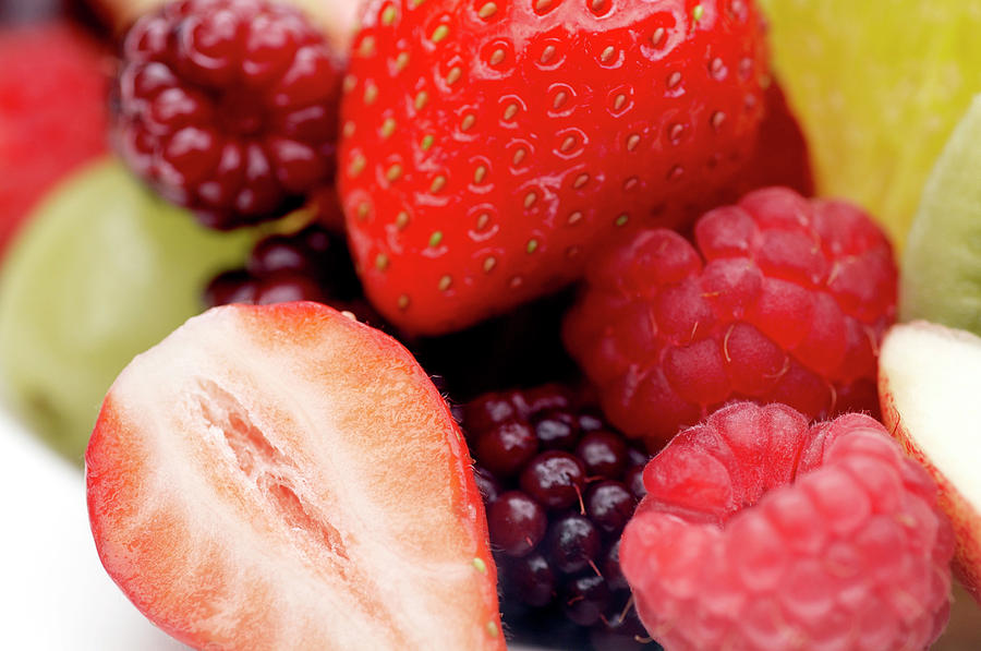 Summer Photograph - Summer Fruit by Uk Crown Copyright Courtesy Of Fera/science Photo Library