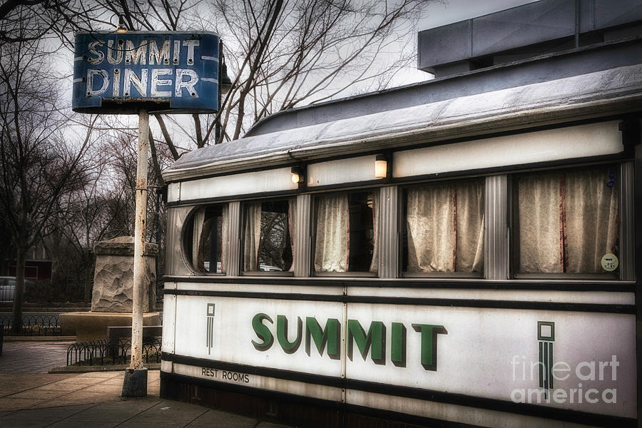 Architecture Photograph - Summit Diner by Jerry Fornarotto