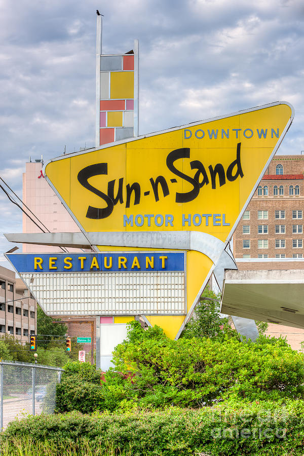 Sun-n-Sand Motor Hotel I Photograph by Clarence Holmes