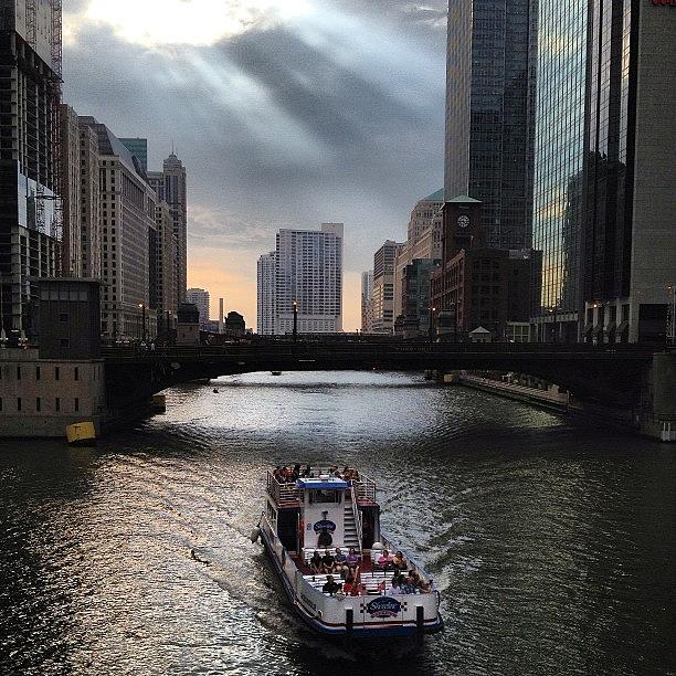 Sun Setting On The Chicago River Photograph by Art Rummery