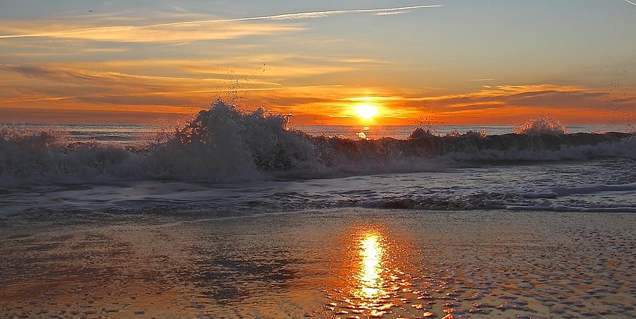 Sunday Splash Photograph by Sandbridge Sunrise - Fine Art America