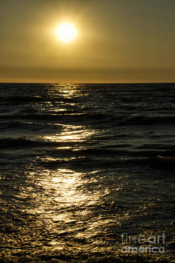 Sundown Reflections On The Waves Photograph by Thomas Woolworth