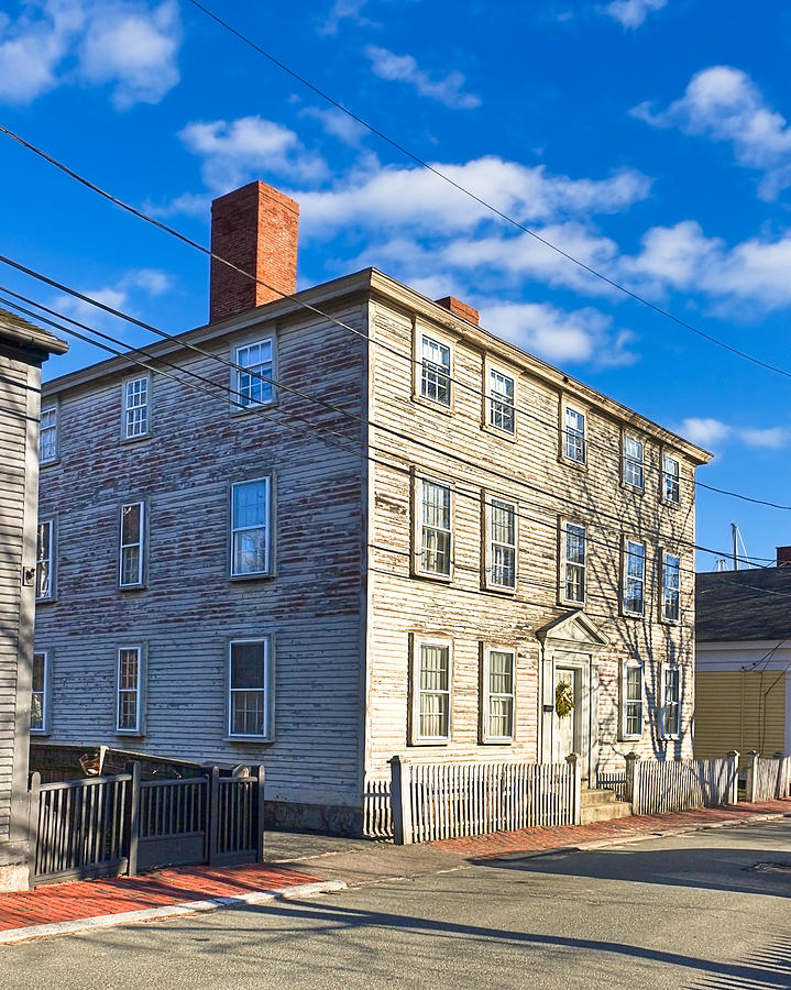 Sunny Day on the Streets of Salem Photograph by Mark Tisdale