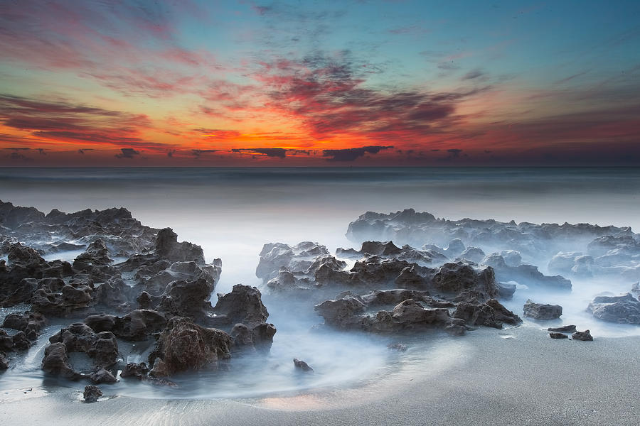 Nature Photograph - Sunrise at Blowing Rocks Preserve by Andres Leon