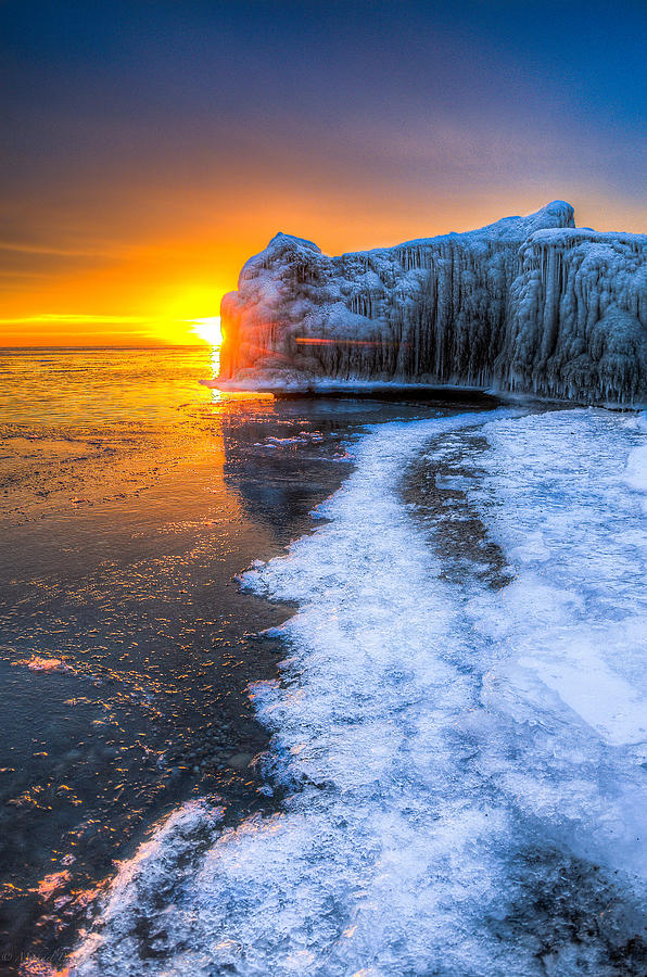 Sunrise Chicago Lake Michigan 1-30-14 03 Photograph by Michael Bennett