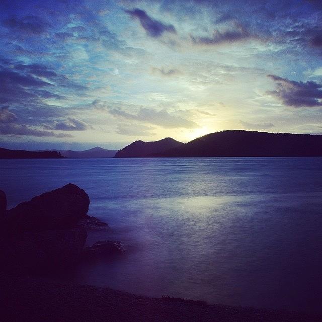 Sunrise In Daydream Island Photograph by Pauly Vella