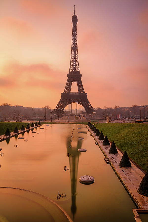 Sunrise In Paris Photograph by Tobias Theiler
