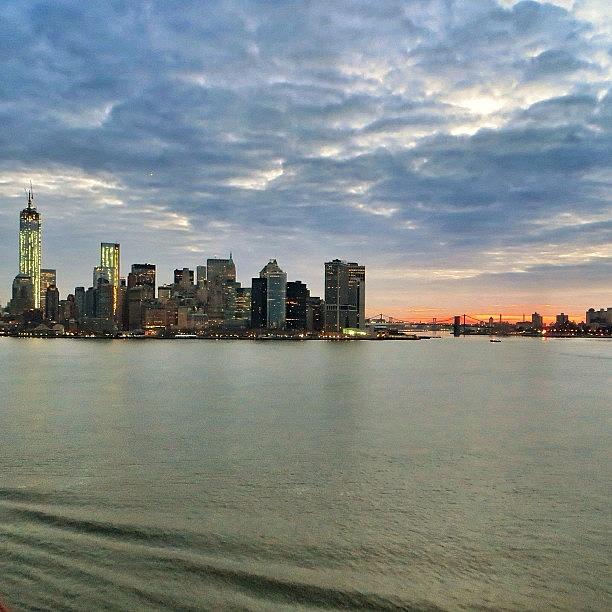 Nature Photograph - Sunrise Nyc by Miki Torres