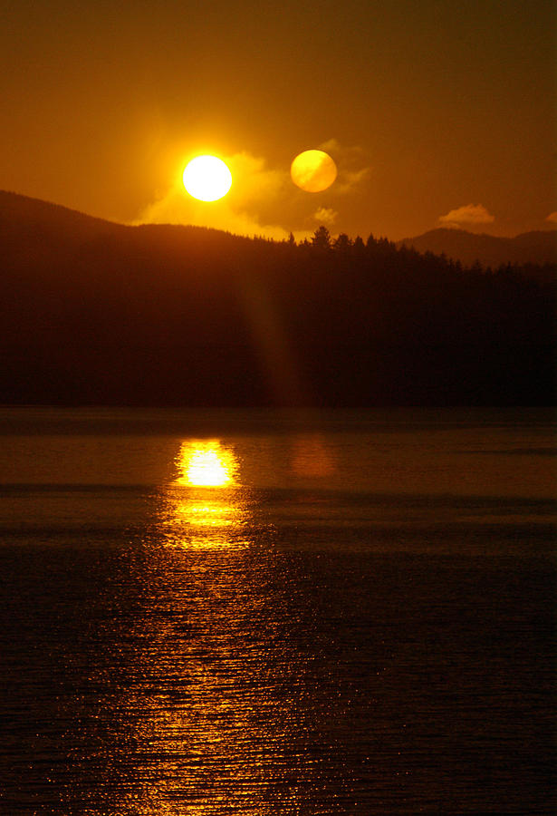 Sunrise Spectacle Photograph by Dale Stillman
