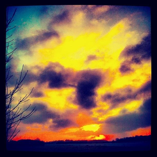 Cloudy Photograph - #sunrise#cloudy#skywatcher#vivid by Vanessa Aguilar 