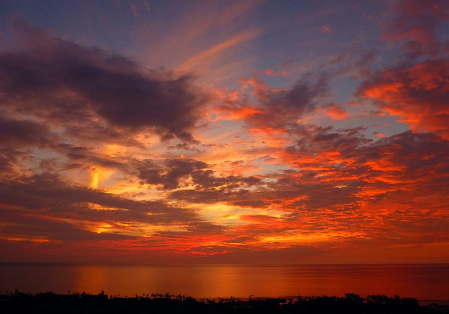 Sunset at Keauhou Photograph by Lori Seaman
