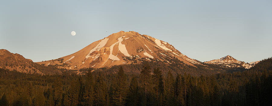 Sunset At Lassen Volcanic Np California Photograph by Kevin Schafer