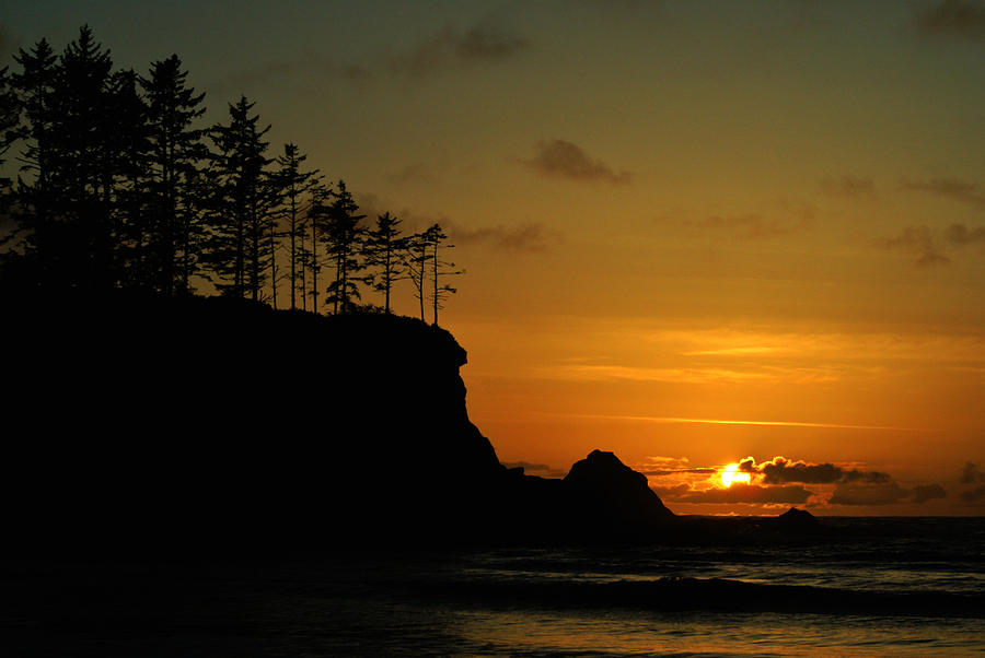 Sunset at Sunset Bay Oregon Photograph by Daniel Woodrum