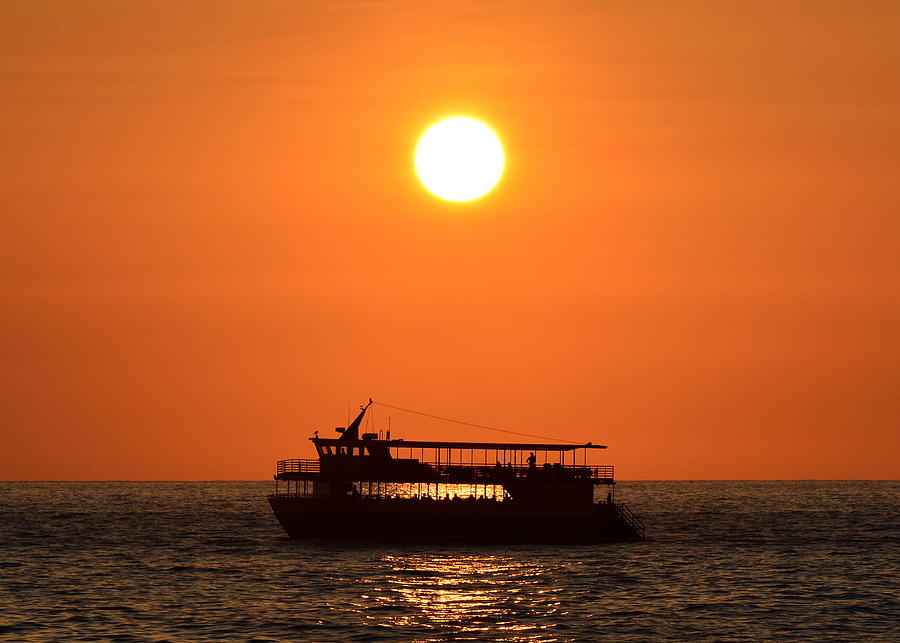Sunset Cruise Photograph by Lori Seaman