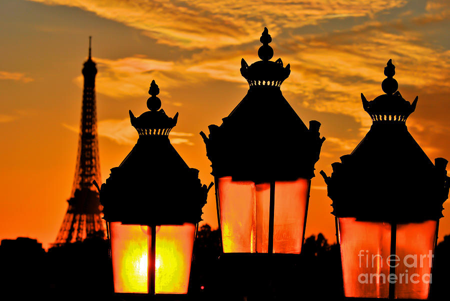 Sunset for the Eiffel tower Photograph by PatriZio M Busnel