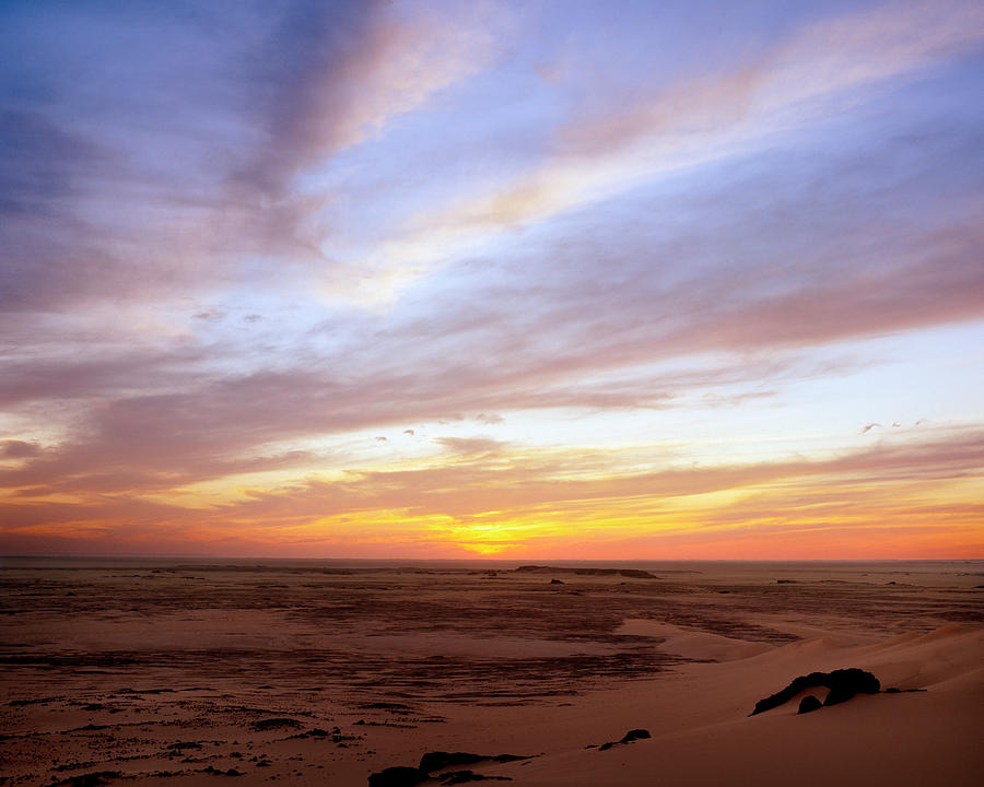 Sunset In The Sahara Photograph by David Parker/science Photo Library