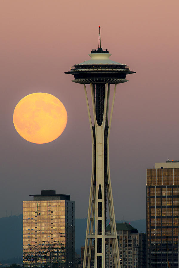 Sunset Moon rise in Seattle Portrait Photograph by Yoshiki Nakamura