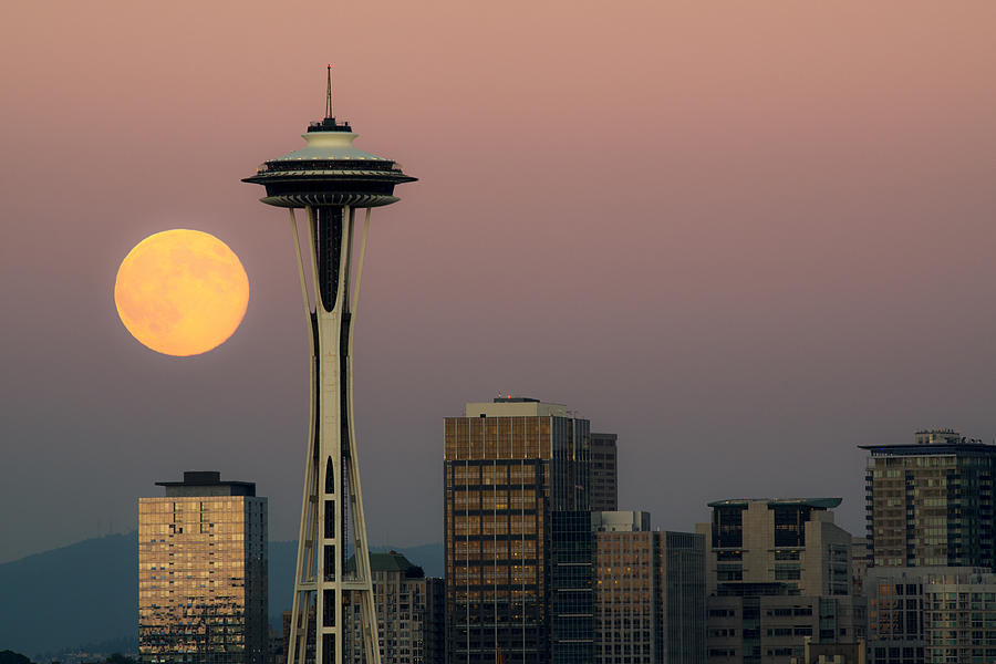 Sunset Moon rise in Seattle Photograph by Yoshiki Nakamura