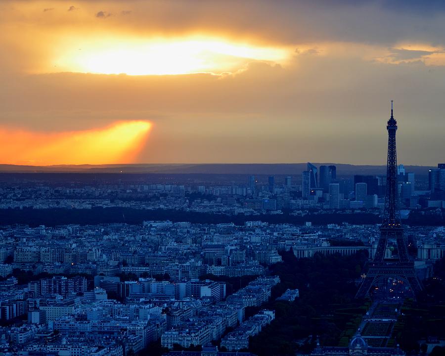 Sunset over the Eiffel Tower Photograph by Toby McGuire