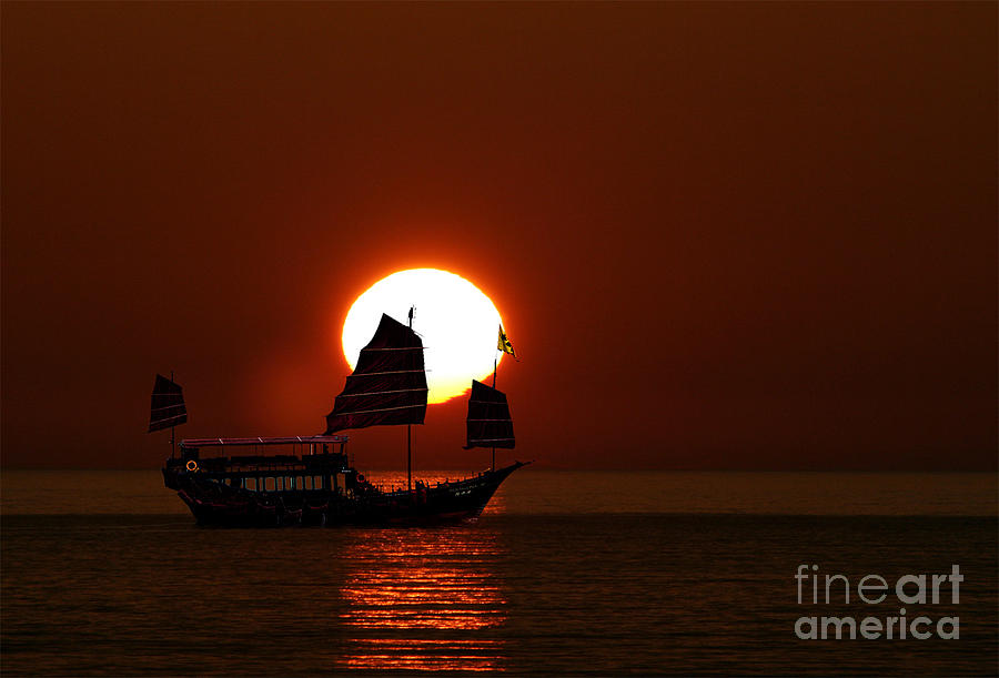Sunset Sanpan Photograph by Shirley Mangini