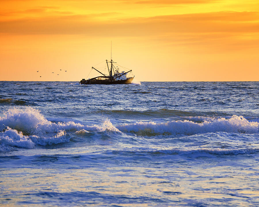 Sunset Photograph - Sunset Trawling by Vicki Jauron