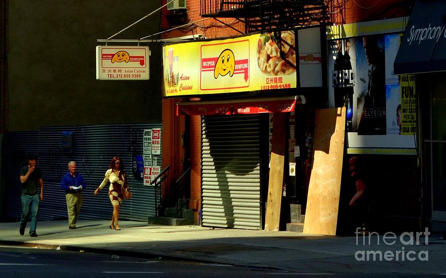 City Photograph - Super-Dumpling - New York City Street Scene by Miriam Danar
