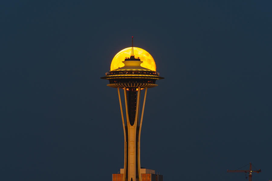 Super moon at Space Needle Deck Photograph by Hisao Mogi