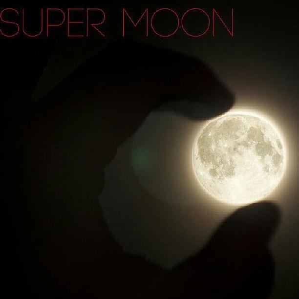 Crear Photograph - Super Moon by Malcolm Van Atta III