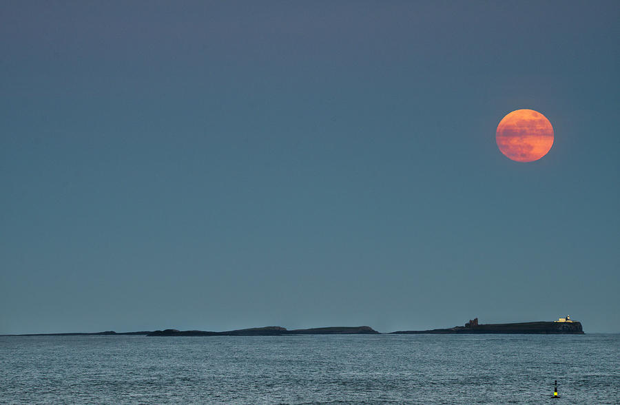 Super-moon Over Inner Farne Islands Photograph by K.arran - Photomuso