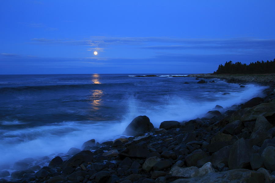 Super Moon rising over the Atlantic Photograph by Gary Corbett
