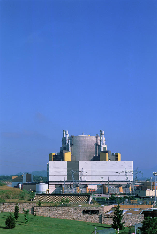 Super Phenix Fast Breeder Reactor Photograph by Alex Bartel/science Photo Library